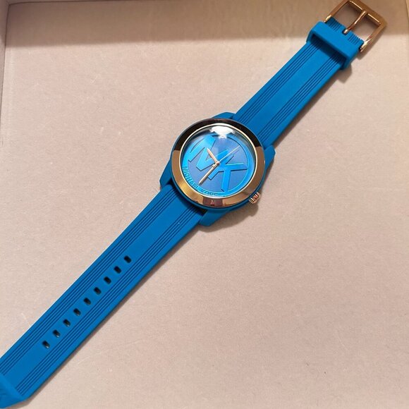 Michael Kors Women's Turquoise Silicone Analog Dial Watch Style -  (MK-2559) - Picture 6 of 8